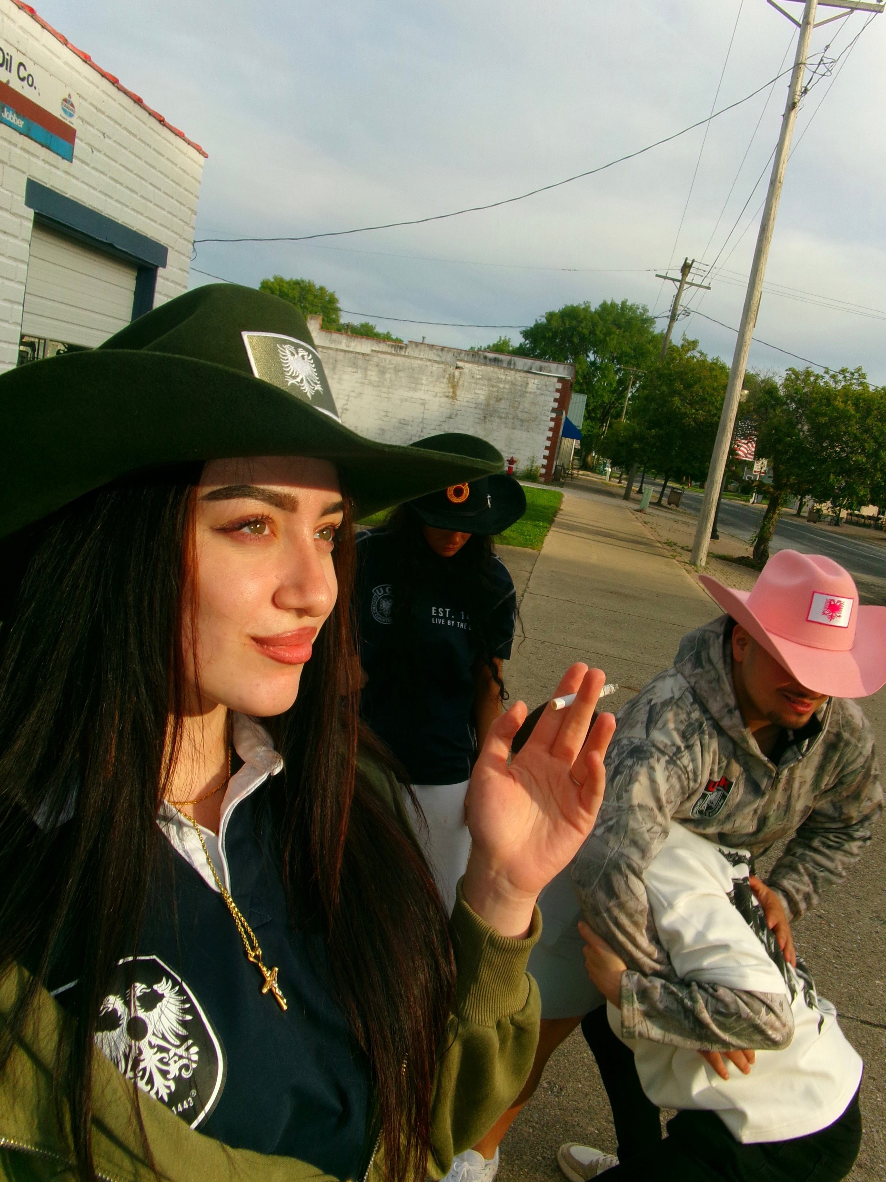 Caps